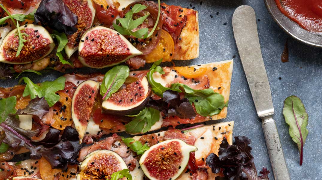 Gorgonzola, fig and pancetta pizza